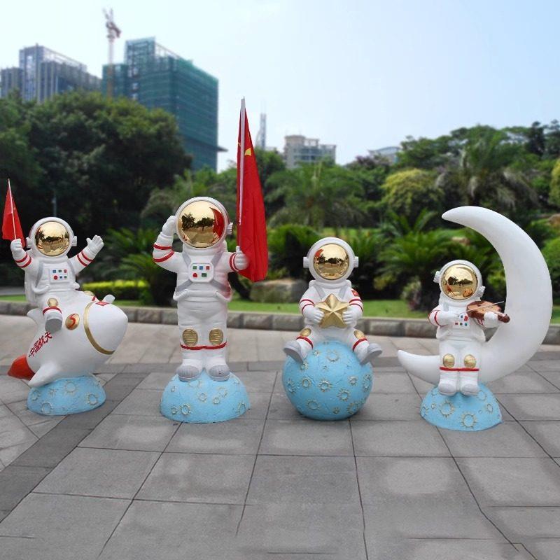 创意太空人轻奢大型摆件雕塑网红打卡航天火箭太空人美陈商场装饰