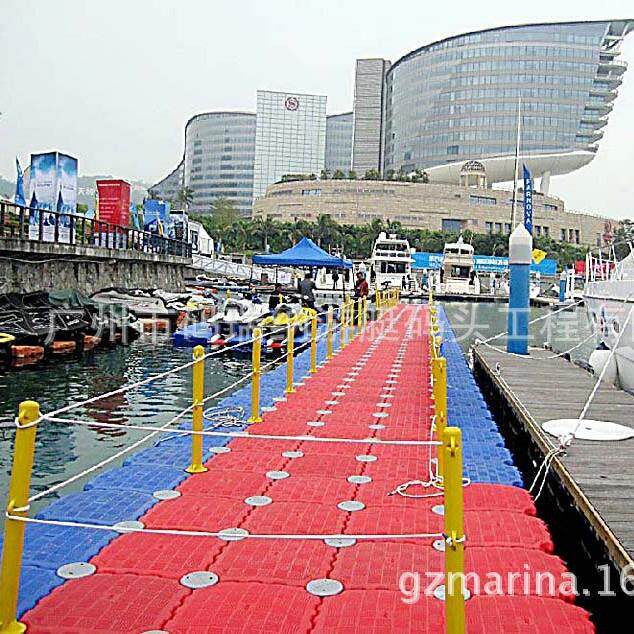 塑料海上浮台浮桶浮筒浮桥浮箱休闲娱乐垂钓水上平台浮动码头水马