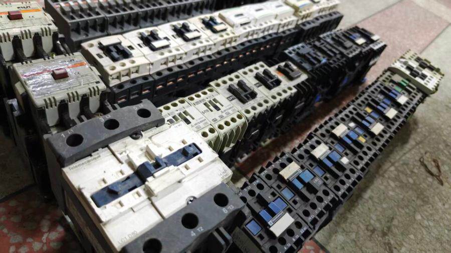 3月31日北京【京械3901】单位淘汰报废处置接触器一批共43个（具体以实物为准，非专业人士谨慎竞拍）网络拍卖公告