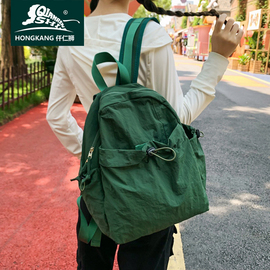 轻量双肩包女墨绿色户外超轻防水登山包旅行背包日系休闲徒步书包