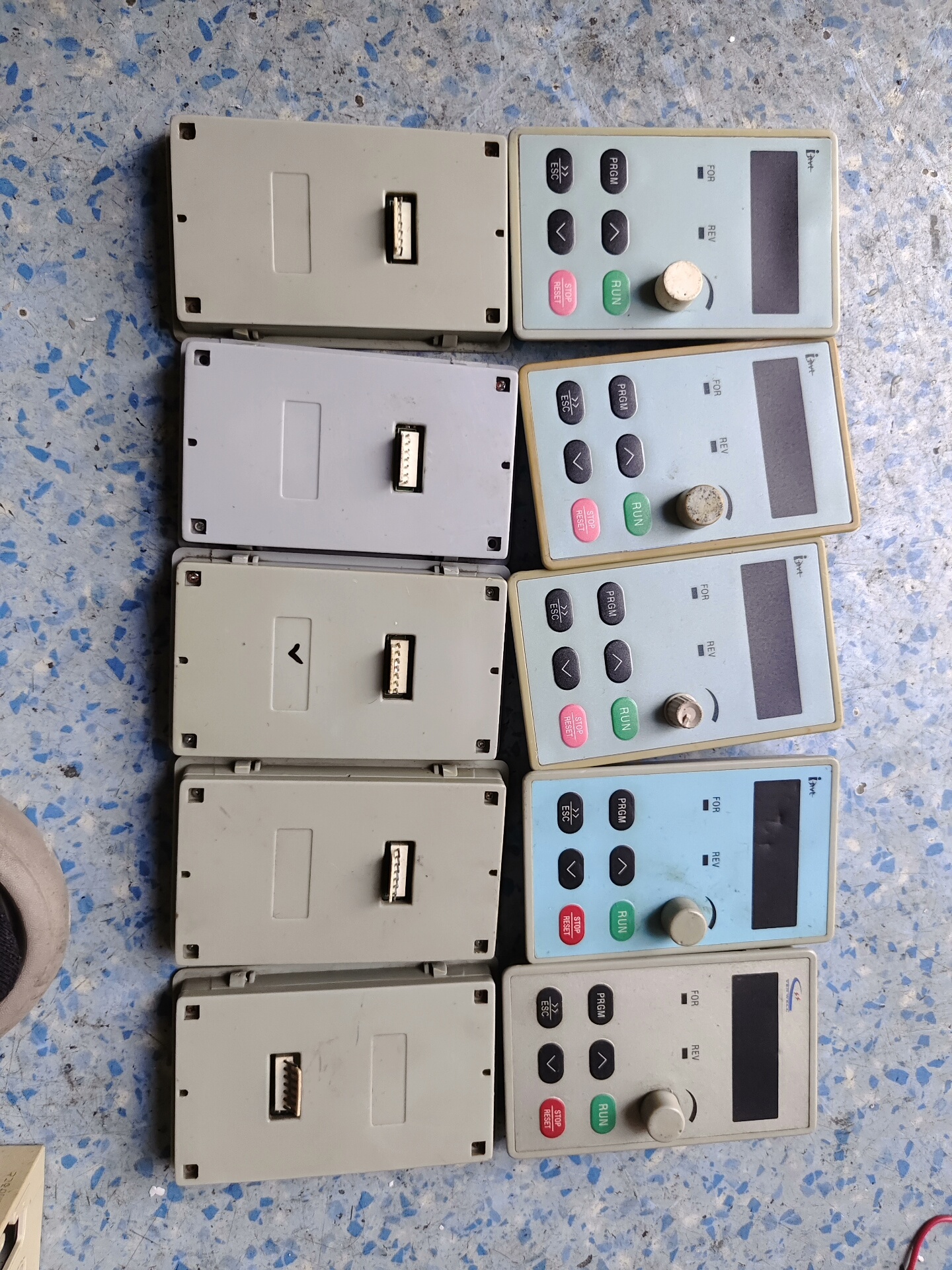 英威腾变频器面板。二手拆机功能包好成色如图。2-24*