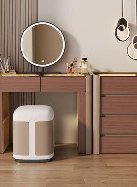 2026新款实木梳妆台现代简约胡桃木化妆桌卧室床头斗柜一体化妆台