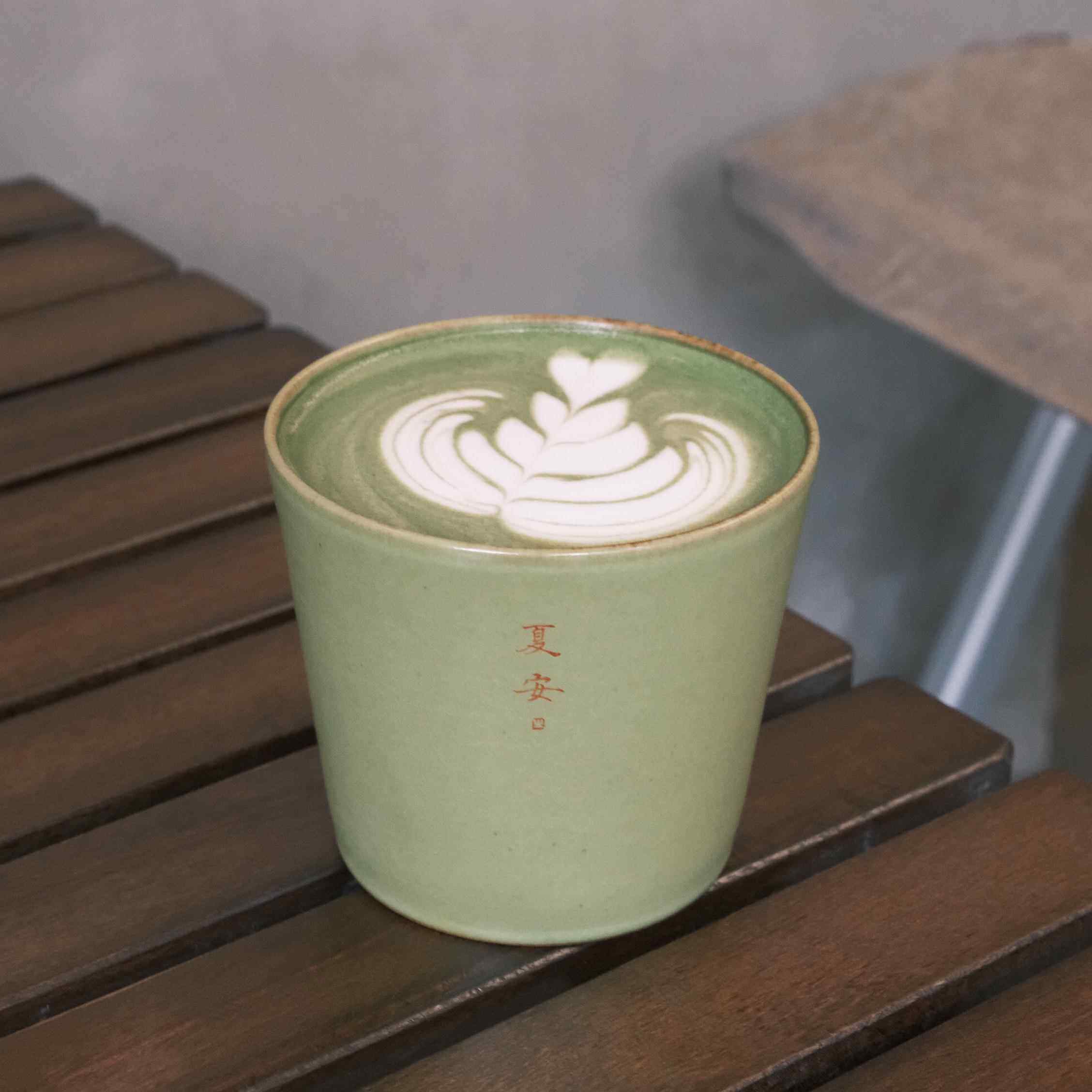 春辰抹茶绿猪口杯景德镇手作陶瓷拿铁拉花手握咖啡杯创意书法礼物