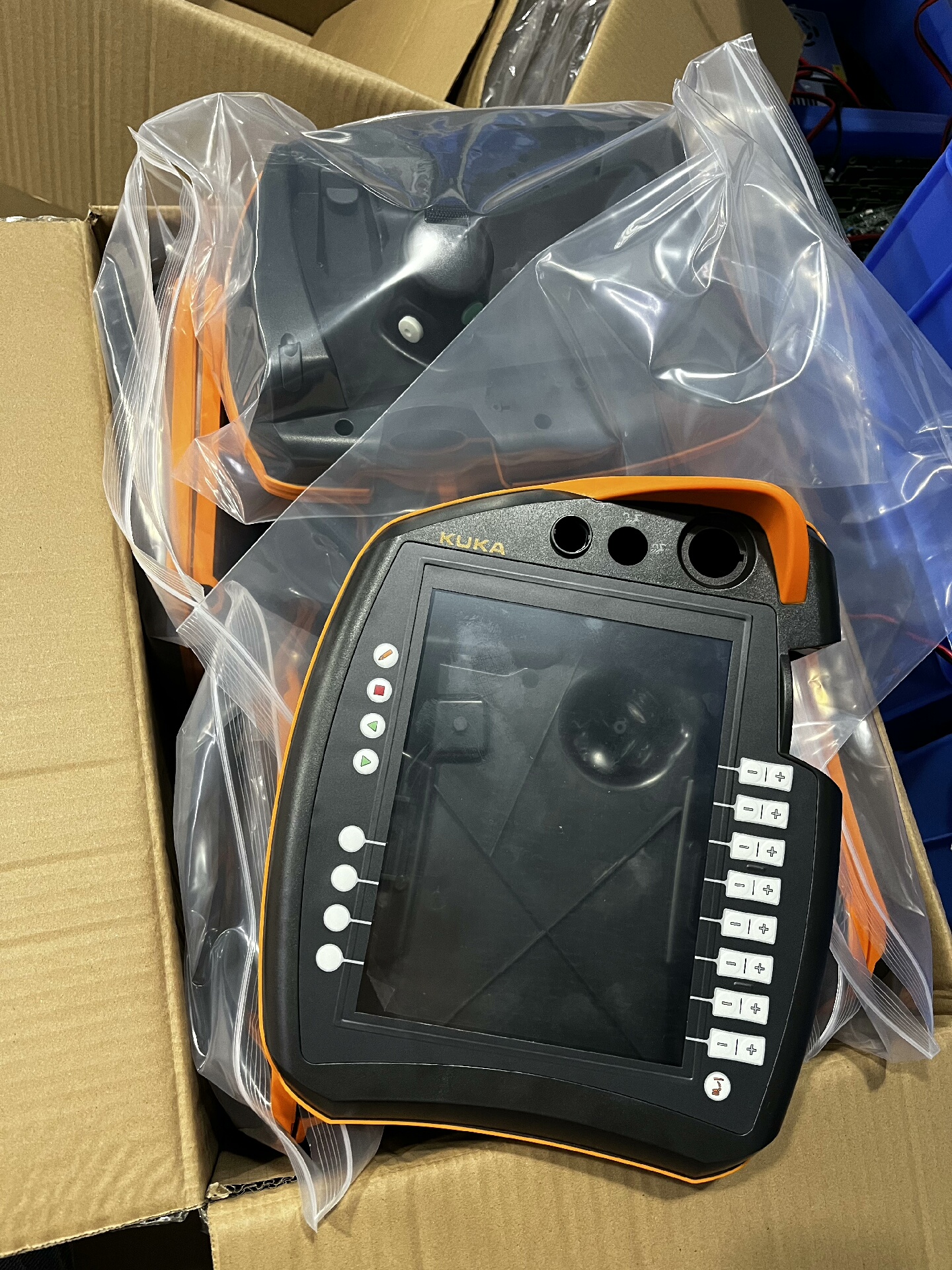 库卡00-168-334C4机器人示教器外壳KRC4 sma