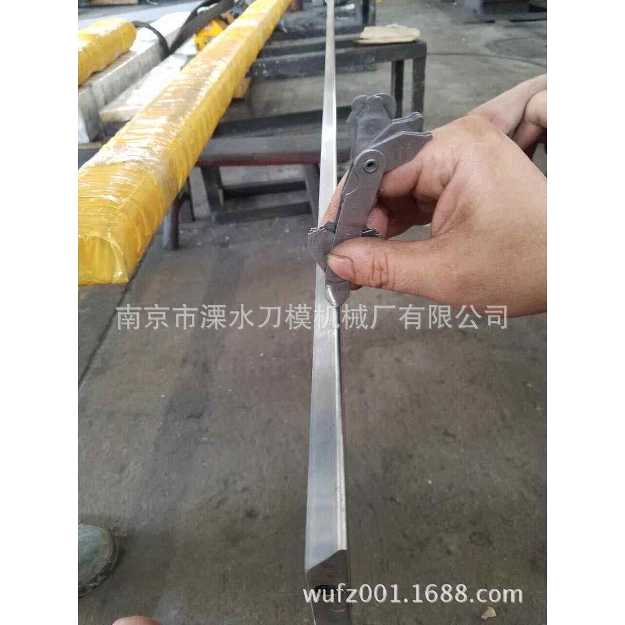 镶钢R型涂布机刮刀 镀铬逗号涂布刮刀片 涂布刮刀 涂布刀片
