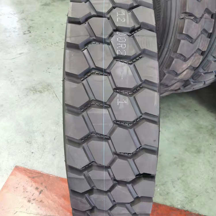 1100R20汽车轮胎批发短途搅拌车自卸车轮胎矿山花纹重载1100r20