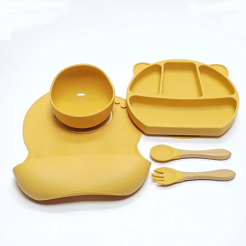 热销儿童硅胶餐盘套装 婴幼儿喂养辅食碗围兜 宝宝叉勺餐具防摔