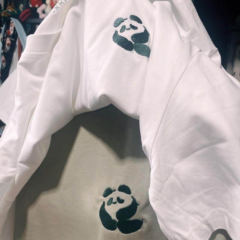 神识麒骥*猫白竹青 熊猫纹样 清透夏季双色圆领A1刺绣T恤