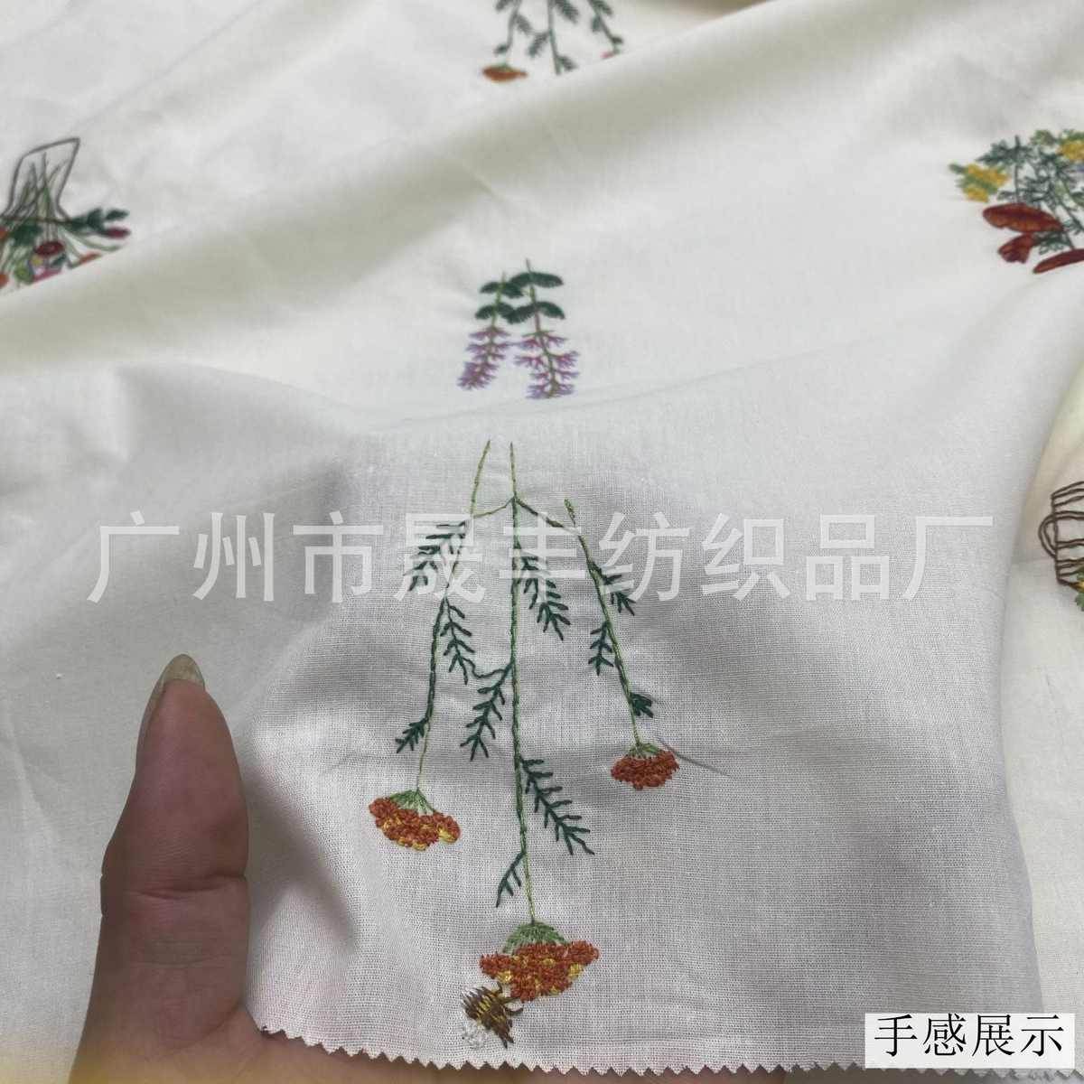 四季新款 全棉精致花卉刺绣面料 柔软透气亲肤适用服装家纺等布料