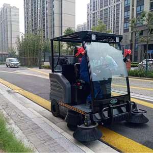 YH-S8半封闭道路清扫车医院学校路面清洁树叶收集扫路车