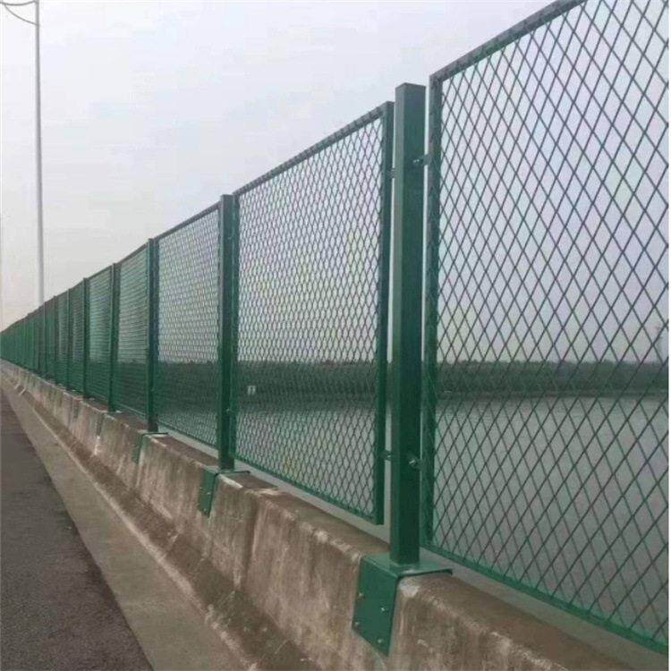 隔音墙公路声屏障降噪隔音吸声桥梁铁路轻轨声屏障速屏金属