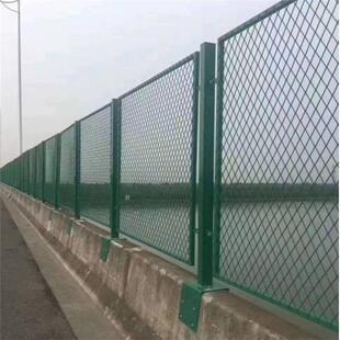 隔音墙公路声屏障降噪隔音吸声桥梁铁路轻轨声屏障速屏金属