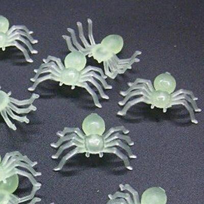 50Pcs/lot Halloween Decorative Spiders Small Black Plastic F