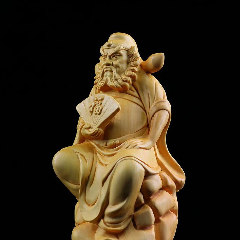 大叶黄杨雕刻钟馗款摆件摆饰规格13×8×5.5客厅装饰工艺厂家