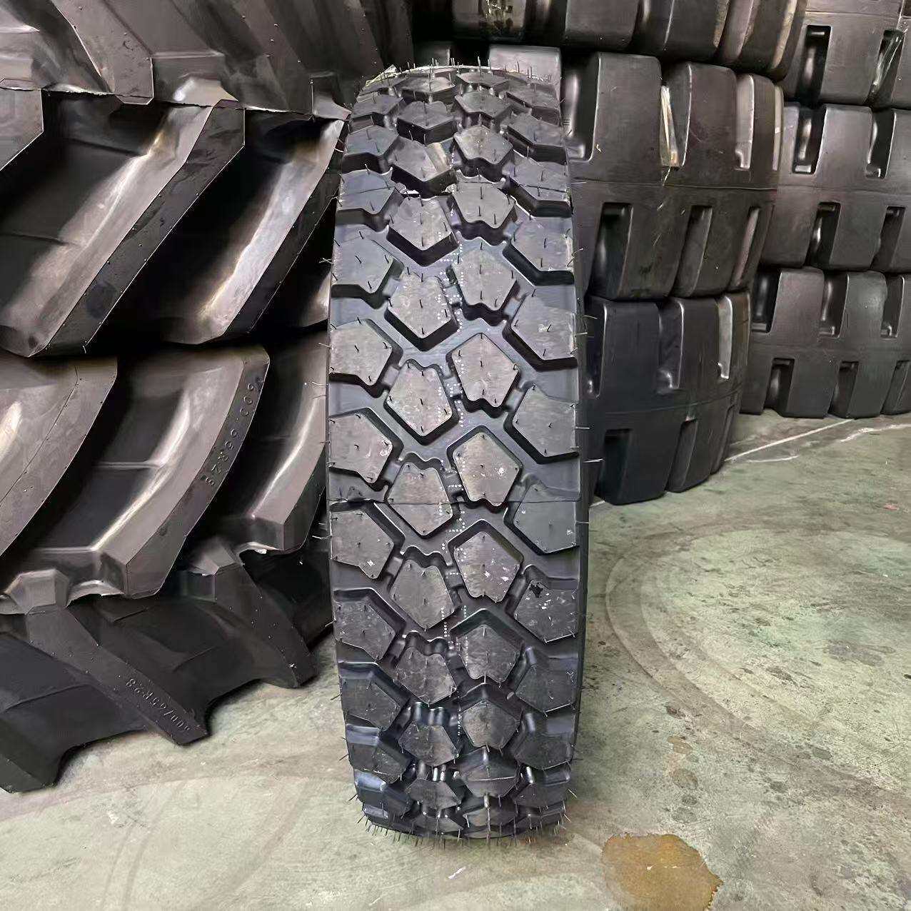 厂家直销黄海255/100R16 依维柯原装轮胎 255/85R16 固铂越野轮胎