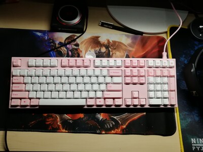 朋友推荐Varmilo樱花系列机械键盘键盘怎么样，图案解说其质量？