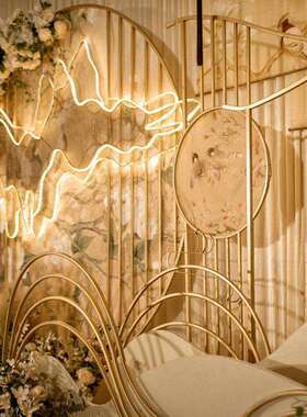 新款婚庆道具中式婚礼背景屏风迎宾区中国风铁艺舞台装饰造型摆件