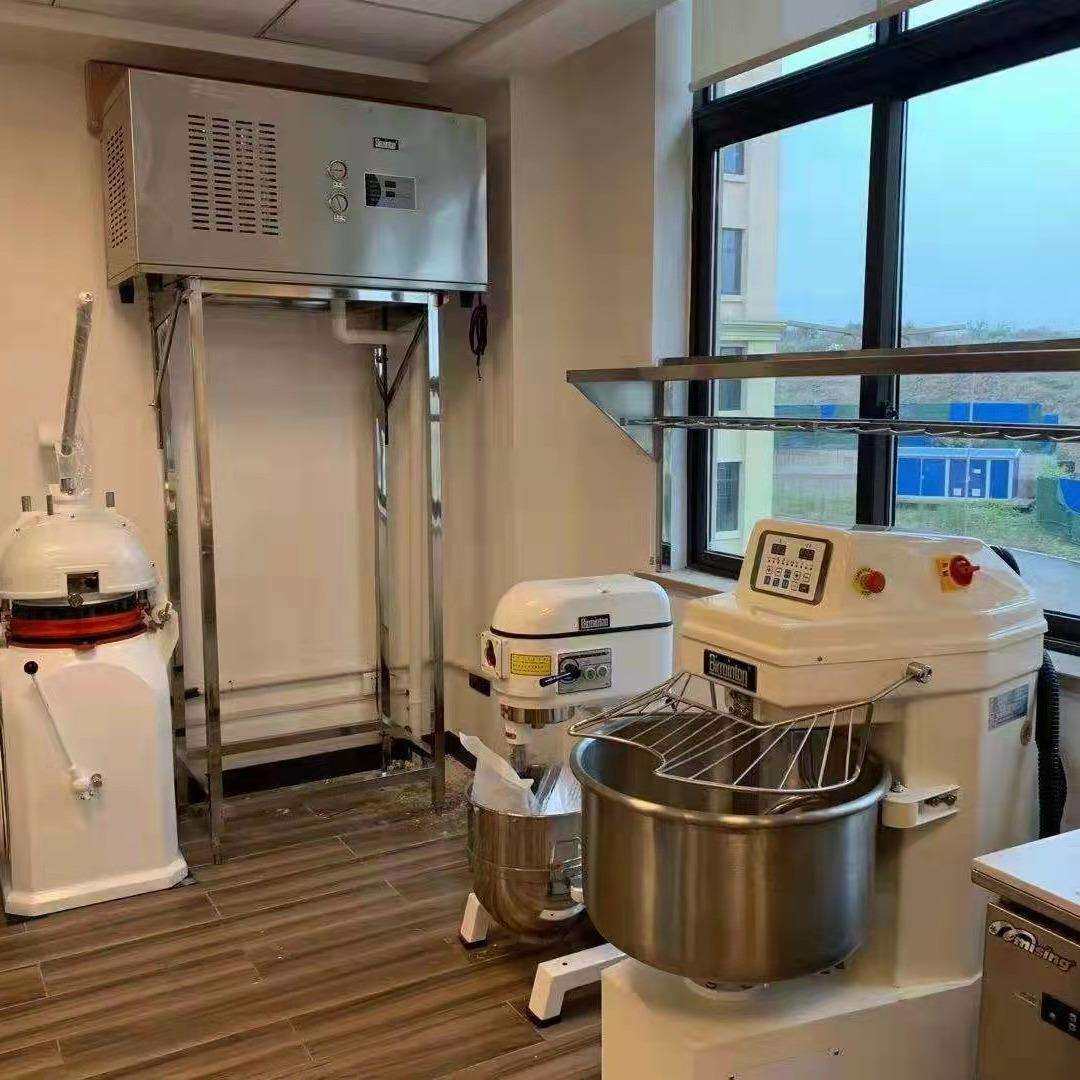 100L挂墙式冰水机，和面冷水机，水温可控制在3-25度