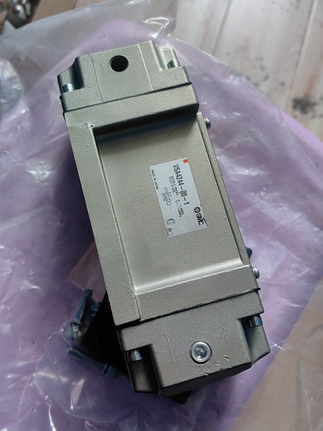 二手拆机正品SMC气控阀 VSA4244-00-1 ，成色如