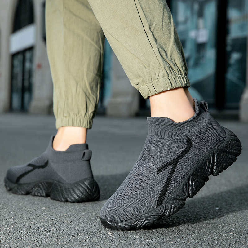 新款男士休闲鞋百搭软底透气防滑耐磨厚底轻便运动鞋一脚蹬男鞋