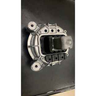 适用于宝马F07F10F11F18发动机机脚胶发动机支架胶垫22117935149