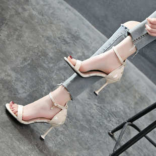 春夏细跟小码凉鞋女313233大码41一43胖宽脚肥一字扣带女士高跟鞋