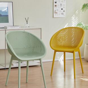 北欧加厚塑料椅子简约家用餐椅网红户外休闲洽谈椅镂空餐桌靠背椅