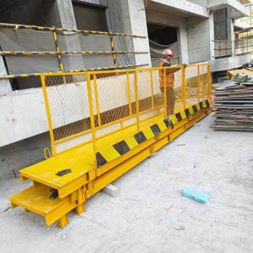 塔吊施工安全通道临时可移动过道工地塔吊过道装配式空中施工通道