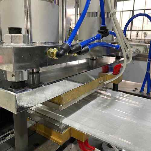 源头厂新型HY-330B3生3冷链运快递外卖物输科技冰袋机自吸水冰袋