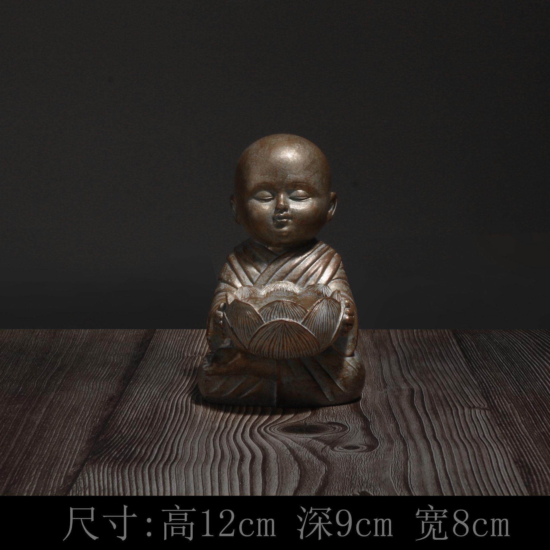 手捧莲花烛台小和尚端景佛像装置书桌香薰佛像搭配花园盆景小摆件