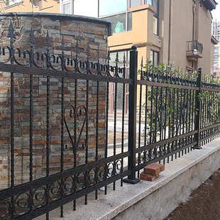 栅栏艺多 厂家工地直供幼儿园铁栏杆围墙围栏别墅 铁艺规格护栏