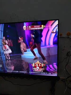 来比下电视TCL55Q8和海信55E52D哪个好，优缺点区别是？