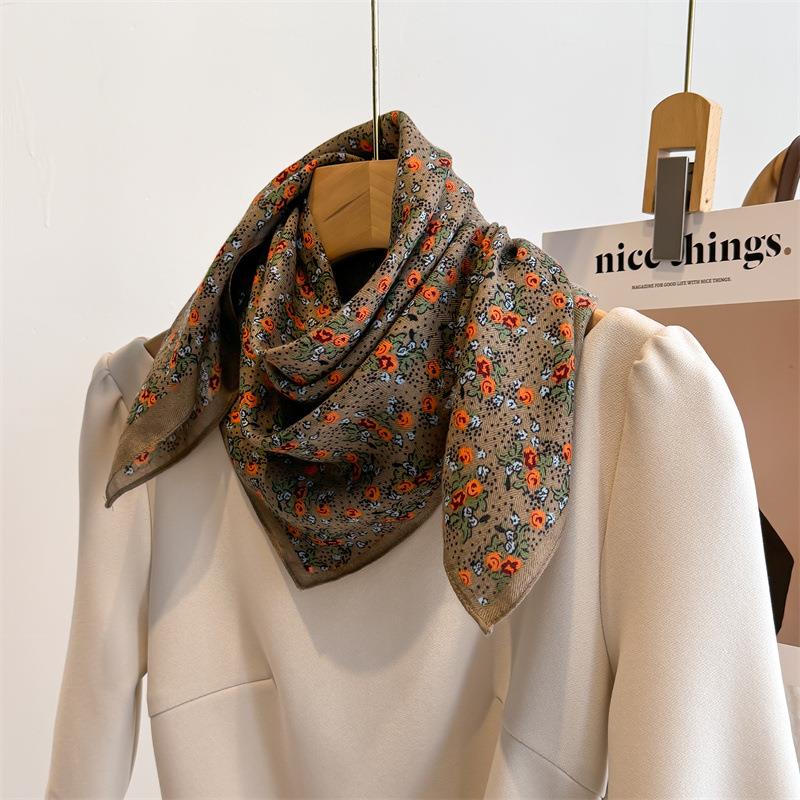 风田园小花质感小方巾女设计感气质好搭70方巾秋披肩1026u