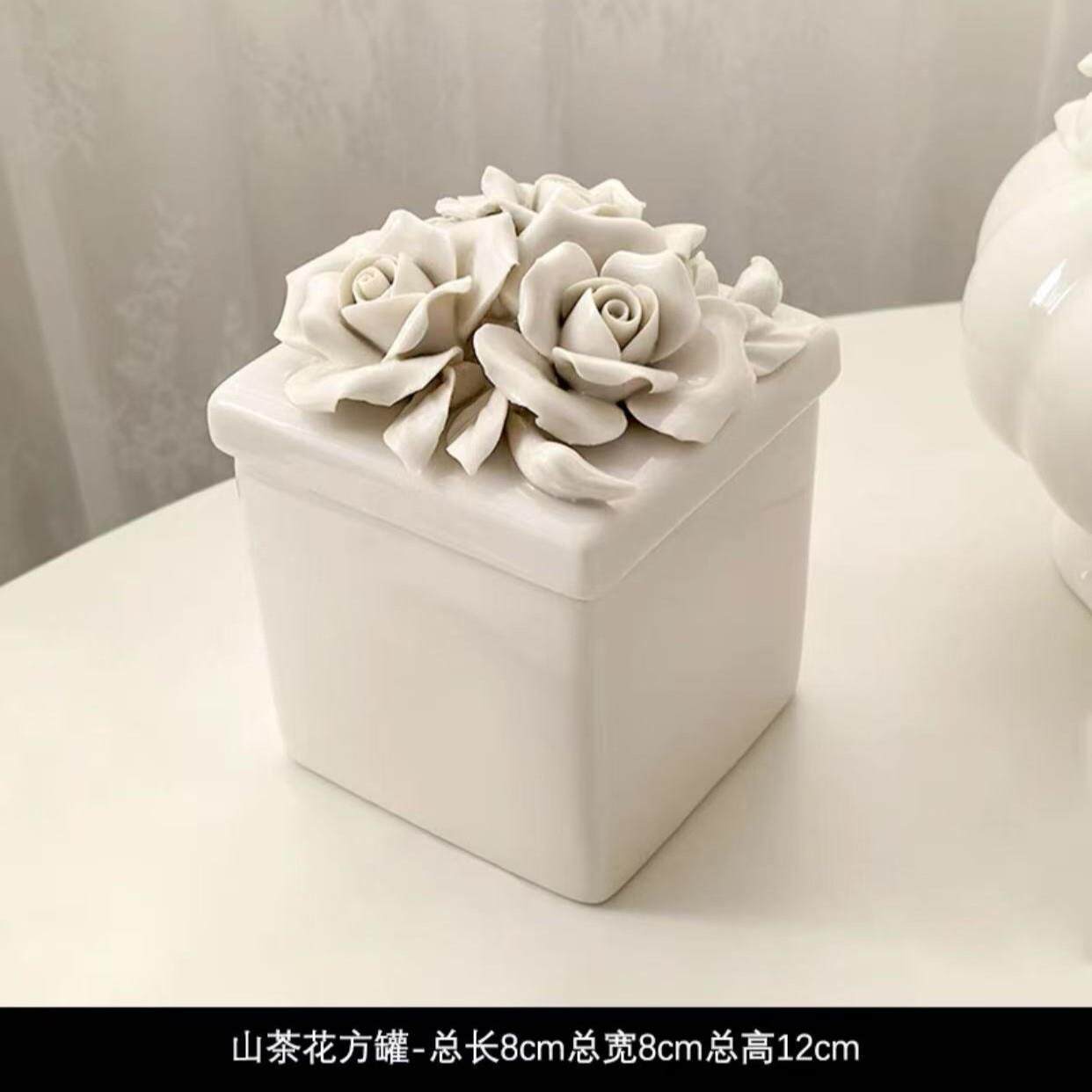 轻奢风浮雕山茶花陶瓷方罐摆件家用高颜值首饰装饰罐家用餐厅盒