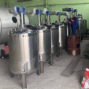 厂家直销供应胶水搅拌罐300L不锈钢食品饮料搅拌水相罐