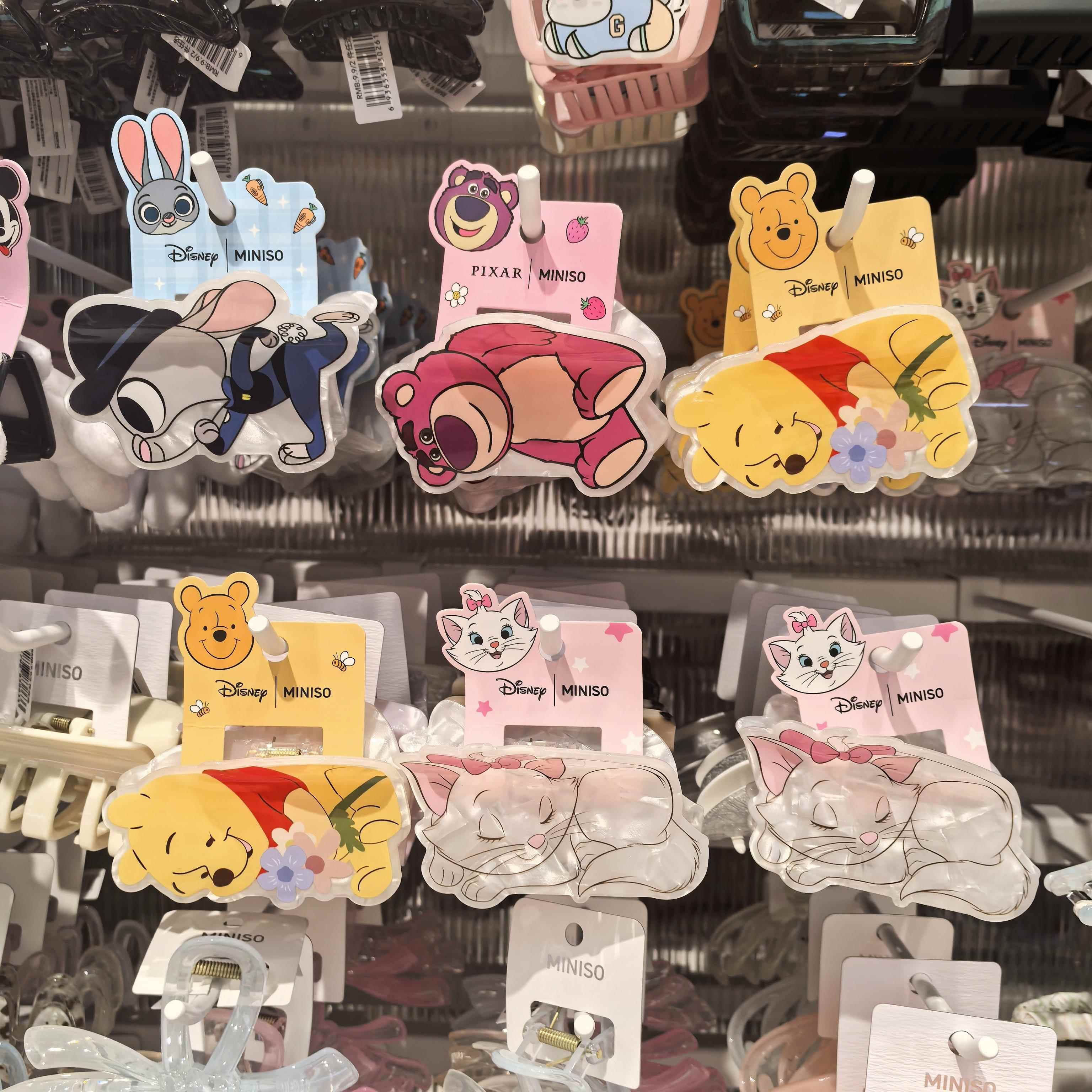 MINISO名创优品迪士尼玛丽猫系列爪夹维尼熊草莓熊朱迪抓夹发夹