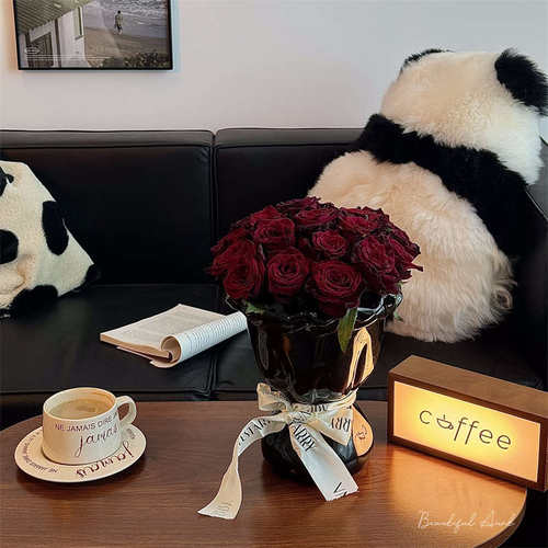 *漂亮的小姨妈*高级感陶瓷花瓶家用客厅摆件法式手捧花束造型花器