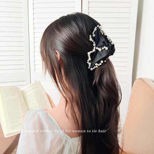 Zhu Zhu beaded triangular hair clip for women, exuding a hig