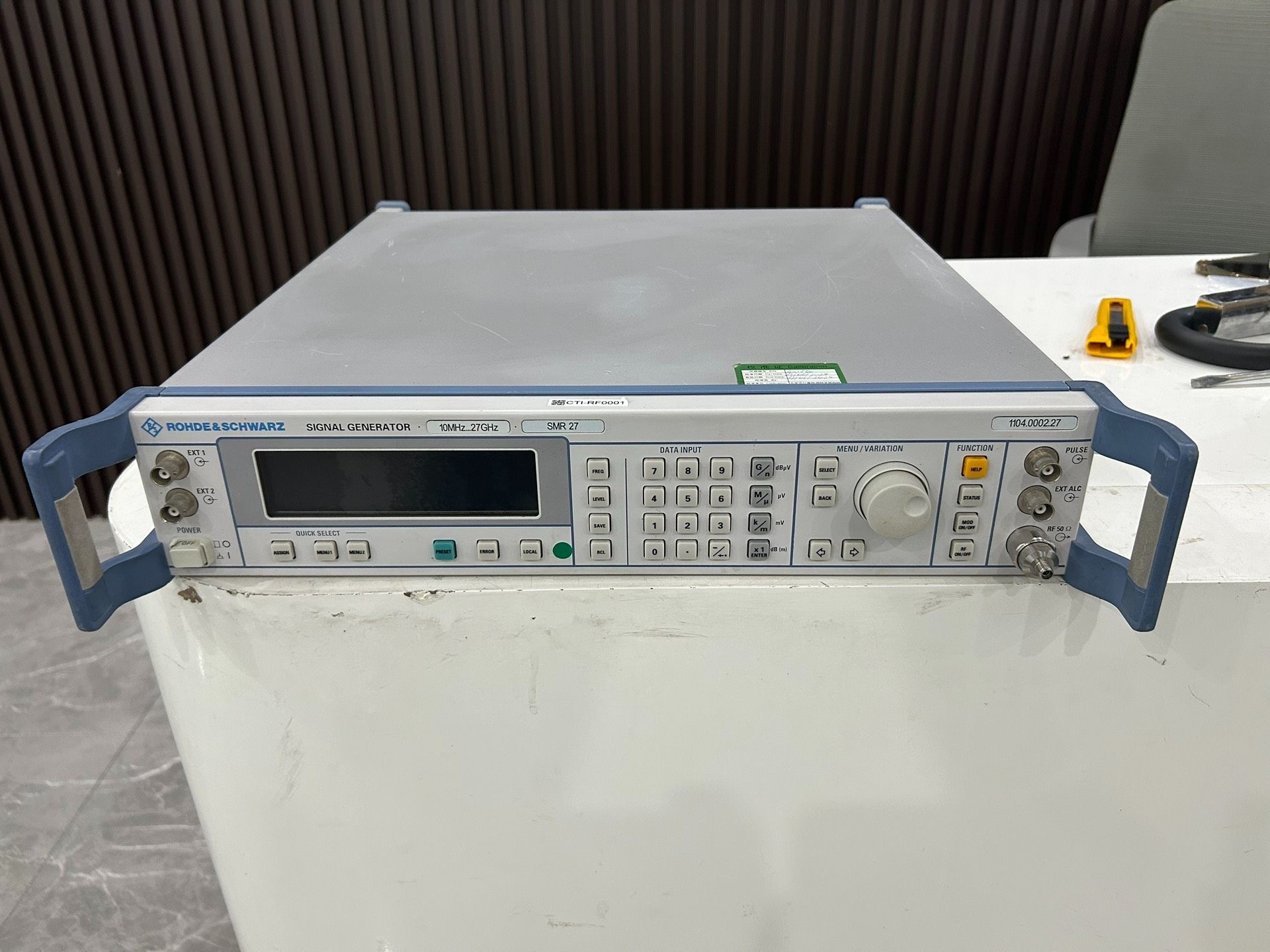 罗德与施瓦茨SMR27信号发生器 频率范围10MHz-27G