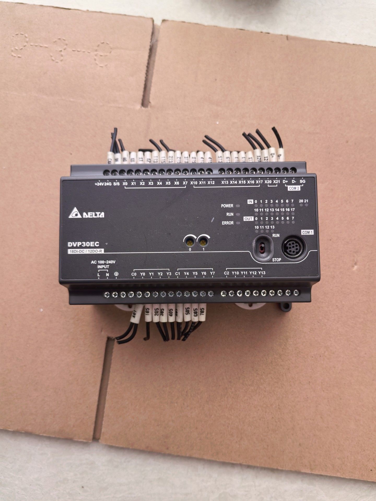 台达PLC DVP30EC00R3，在位设备拆机，外观成色实