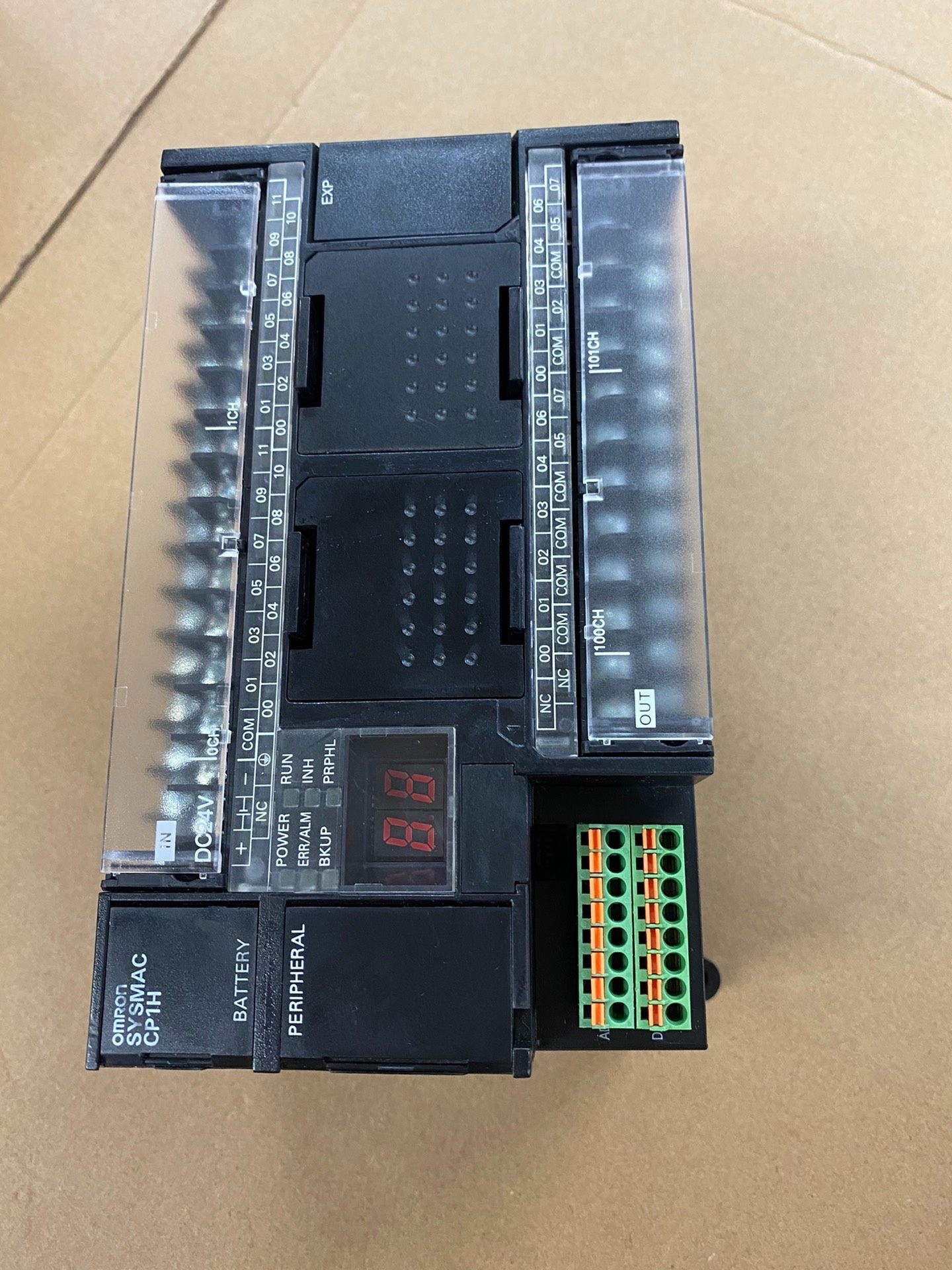 二手欧姆龙plc，CP1H-XA40DT-D成色不错，功能正