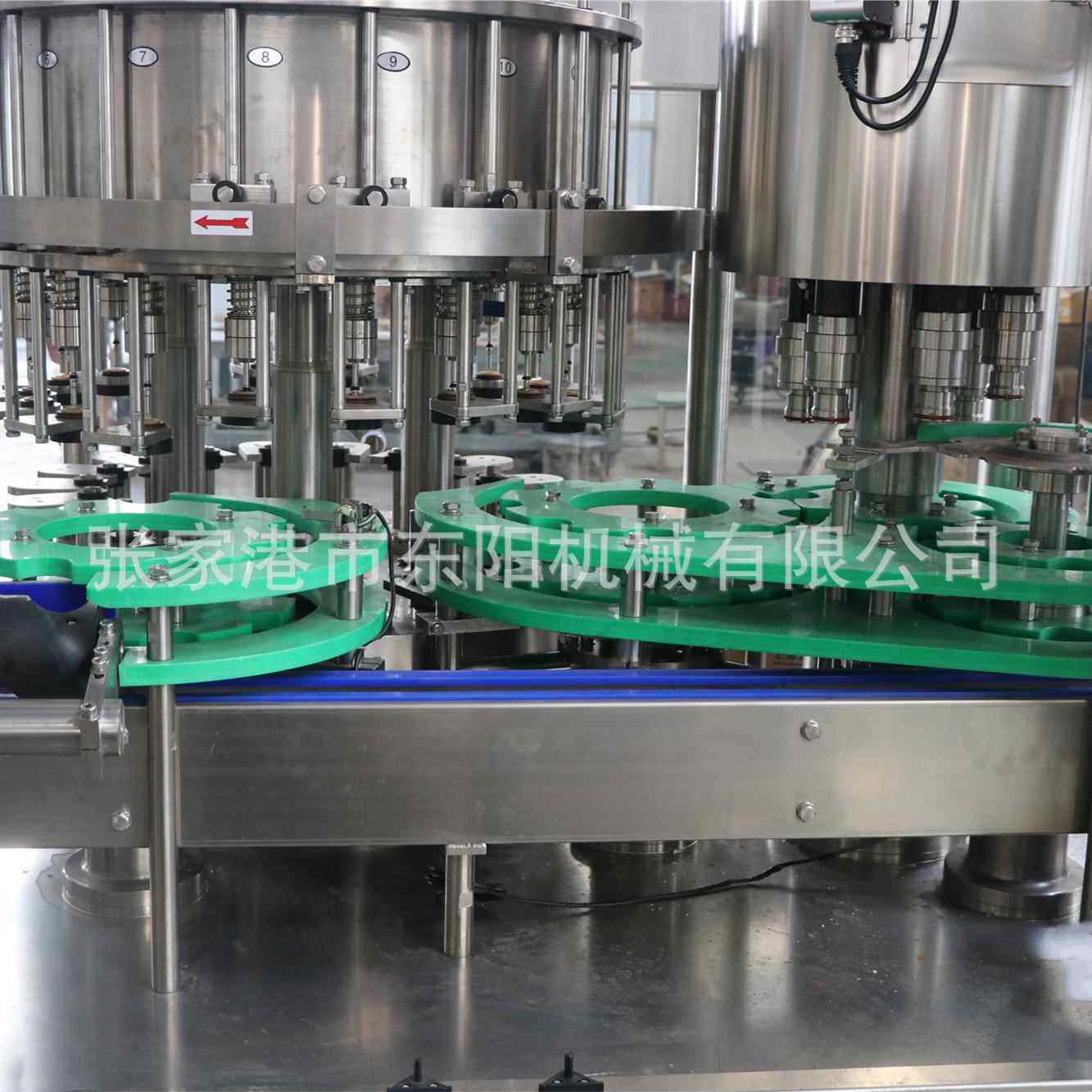 全自动玻璃瓶酱油灌装机塑料盖压盖厂家定制生产