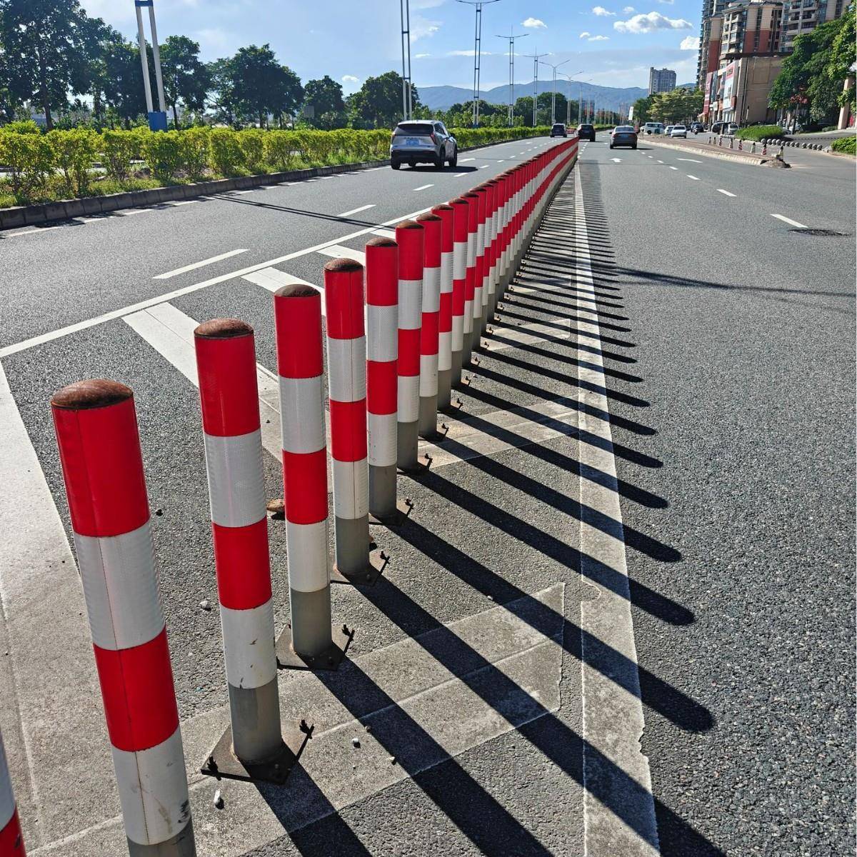 反光警示防护柱黑管镀锌管立柱道路防撞固定桩活动可拆卸隔离