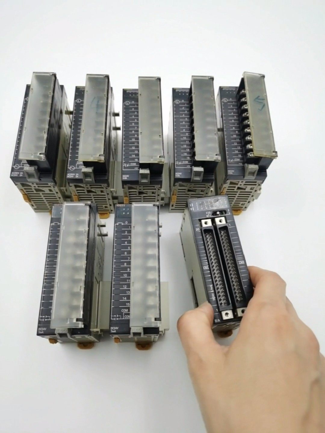 CJ1W-ID211 CJ1W-ID261 CJ1W-OC2