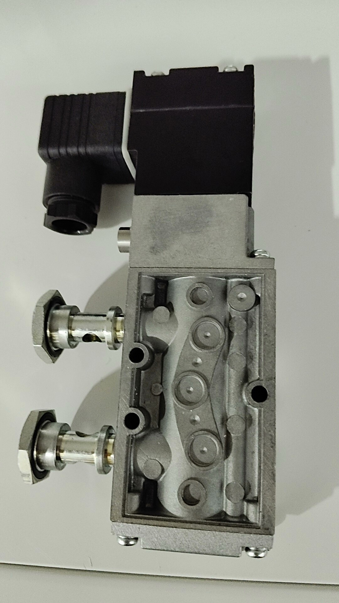 CKD 4F210-M2 气动阀 AC110V 全新议价