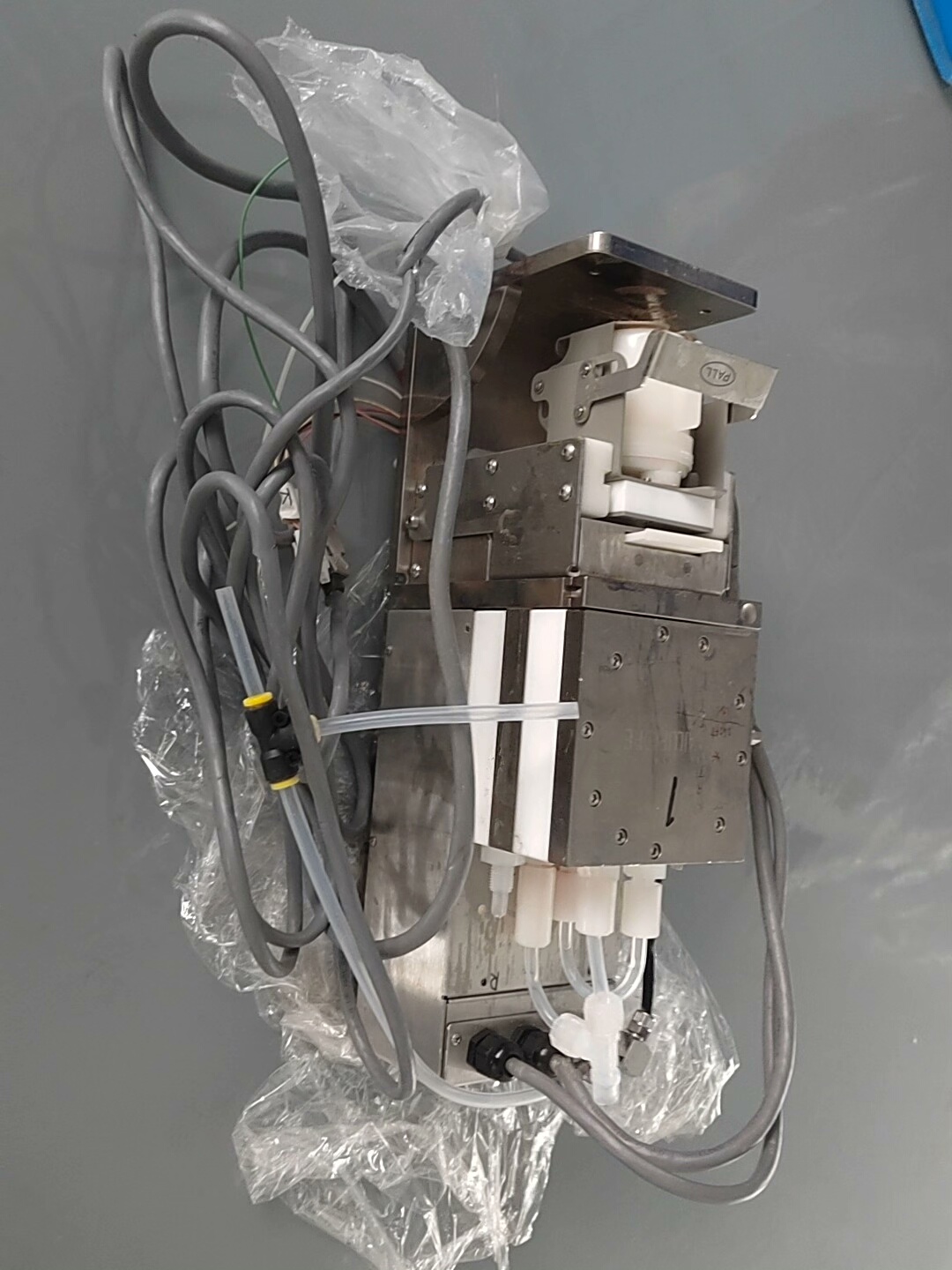 半导体MILLIPORE 涂胶机，胶泵，成色如图，需要的老板