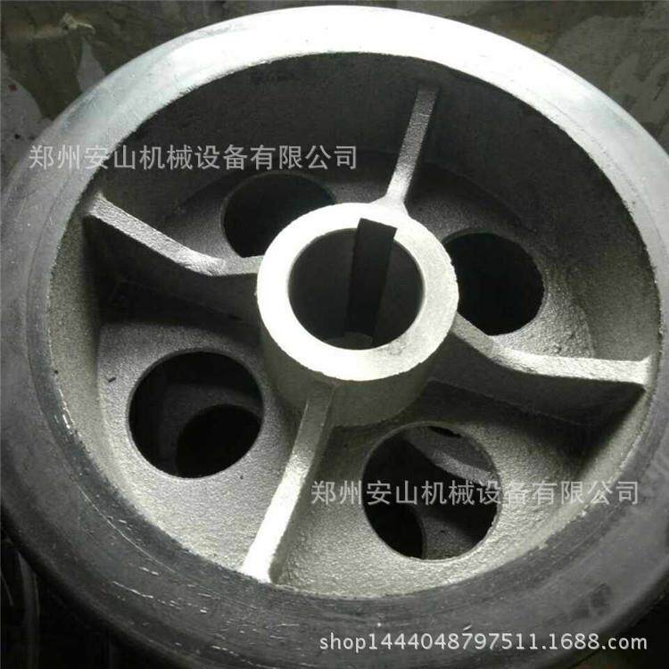 JZC350型水泥搅拌机配件摩擦胶轮JSc500混凝土搅拌滚轮400托轮