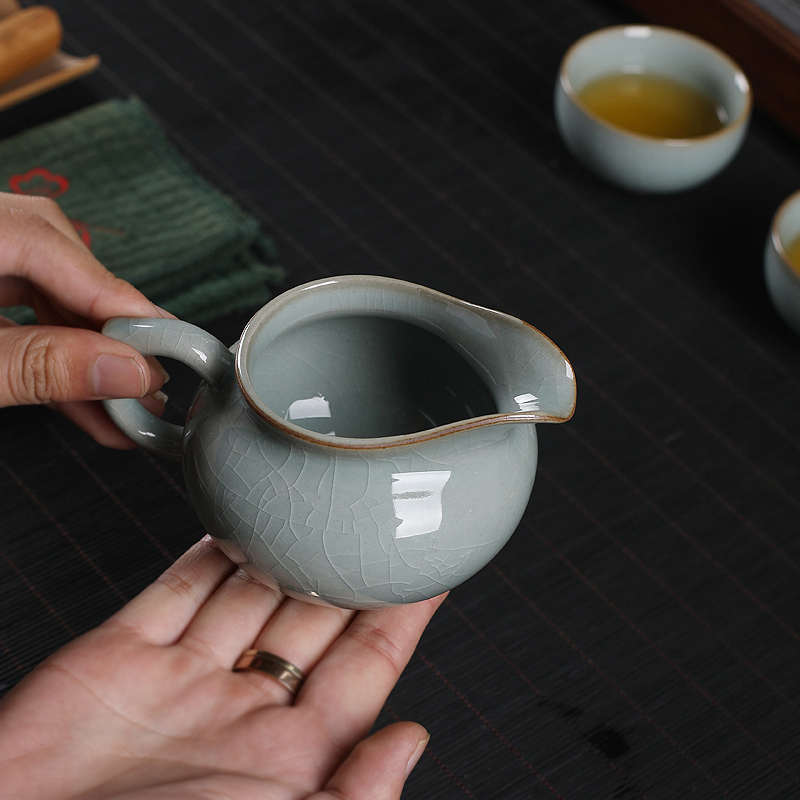 青瓷公道杯陶瓷功夫茶具哥窑手工茶海冰裂耐热大号公杯分茶器单个