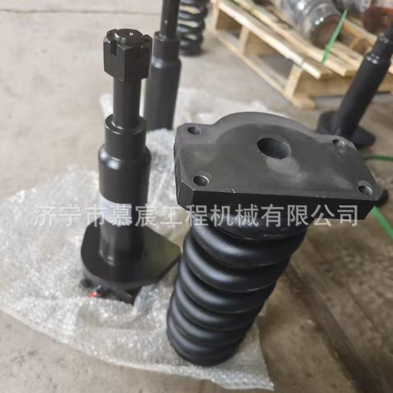 卡E306E2挖掘机涨紧油缸总成 四轮一带及配件