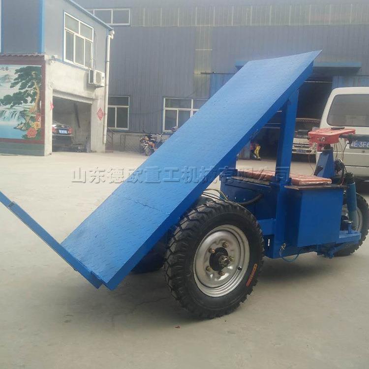 三轮翻斗座驾式背砖车 手摇自卸式物料拉砖机 载重1吨干坯车